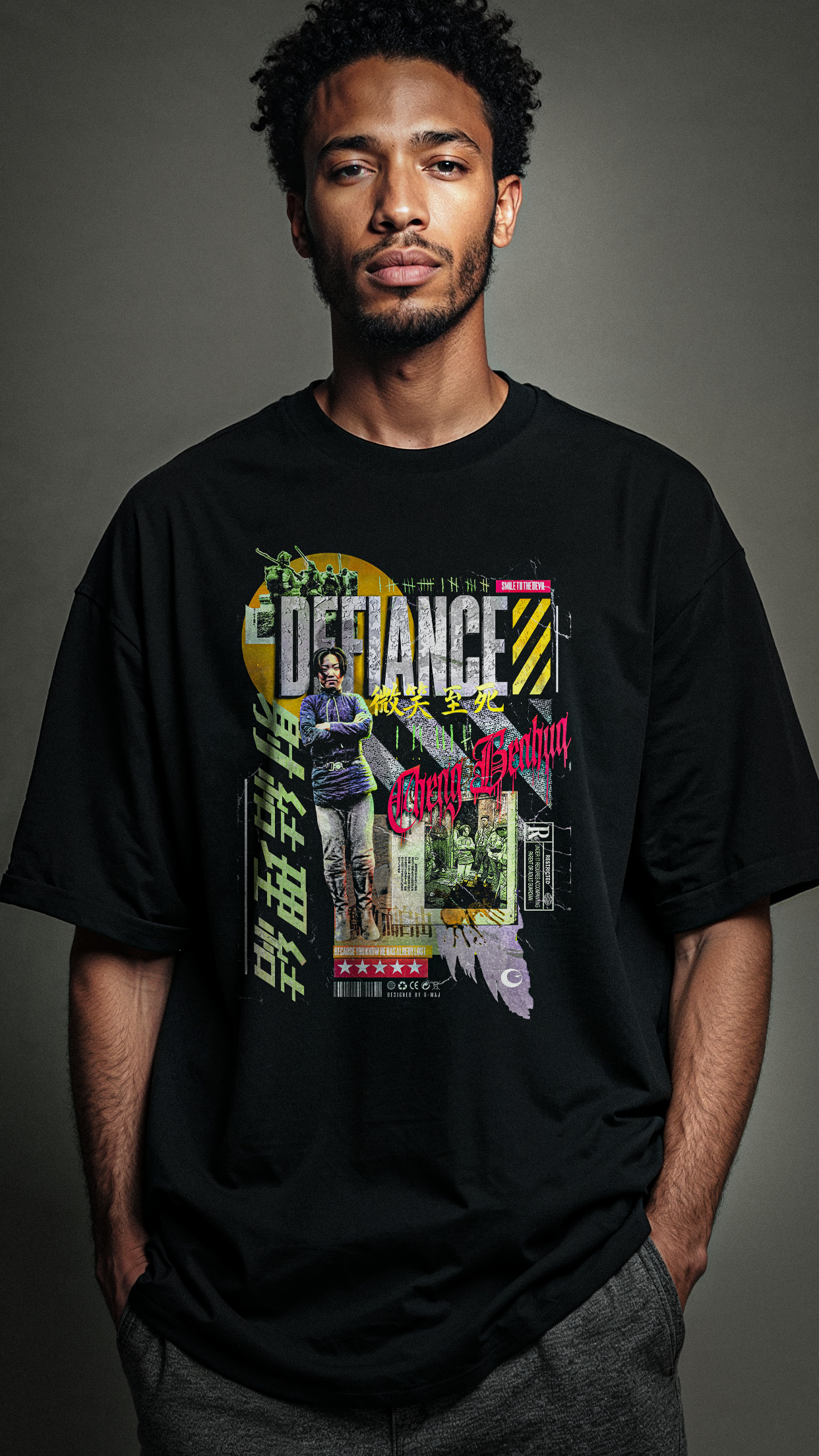 Homme portant le t-shirt noir oversize Defiance Yellow - design streetwear urbain japonais jaune, coupe unisexe