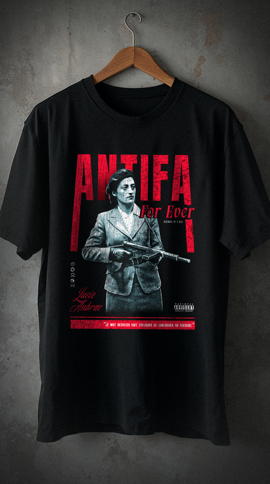 T-shirt noir oversize ANTIFA design brutaliste résistance française Lucie Aubrac WWII antifascisme cintre coton biologique PTN DE T-SHIRT