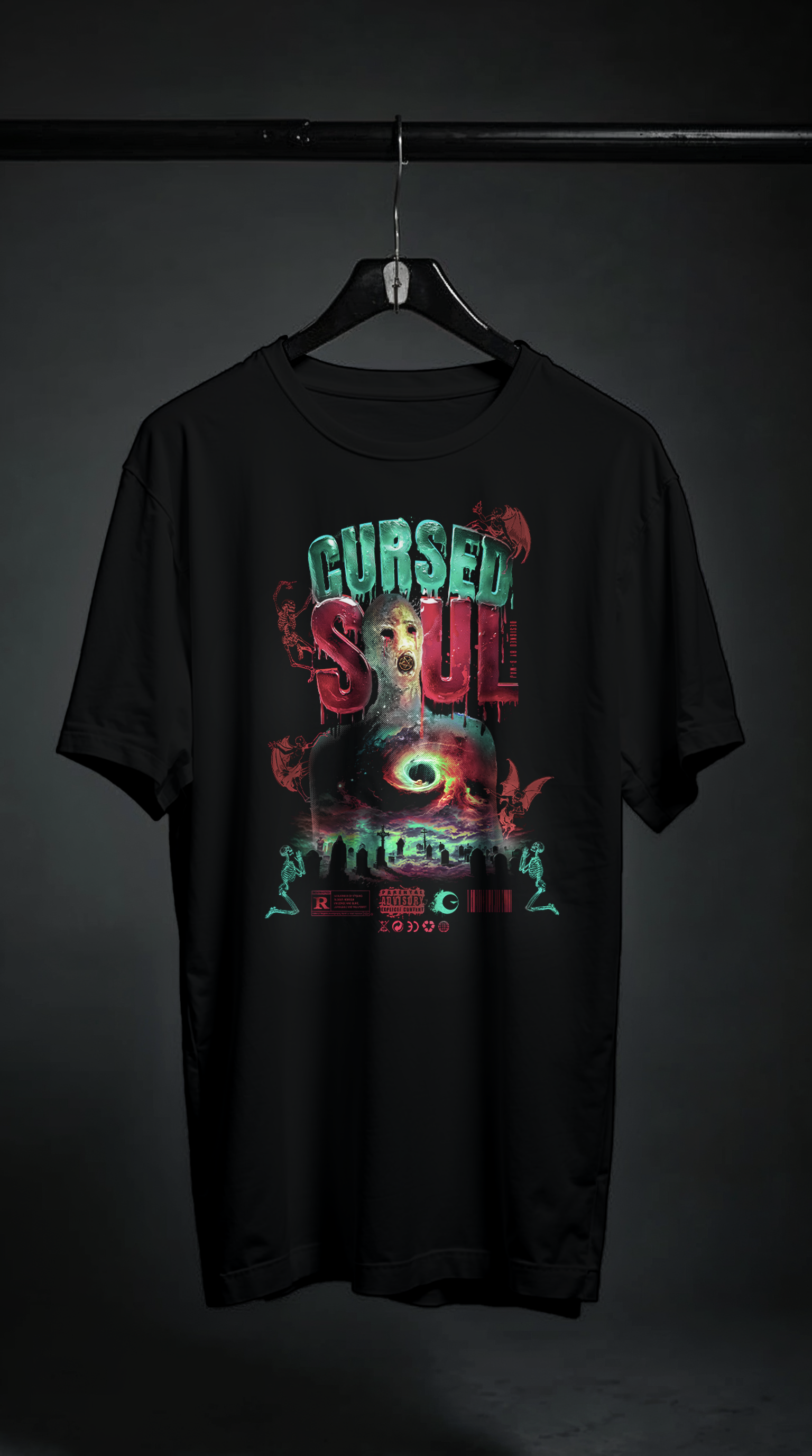 T-shirt noir oversize CURSED SOUL design brutaliste occulte mystère HORREUR tableau maudit légende paranormal cintre coton biologique PTN DE T-SHIRT