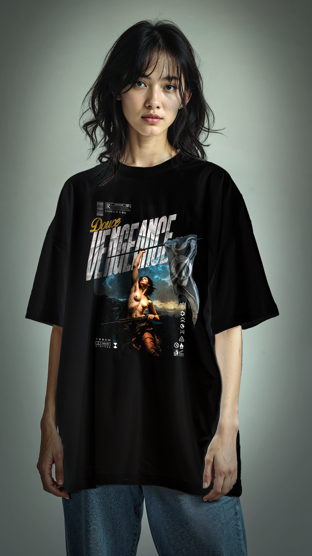 T-shirt noir oversize DOUCE VENGEANCE streetwear design brutaliste peinture renaissance dark urbain bleu cintre coton biologique porté par modèle femme PTN DE T-SHIRT