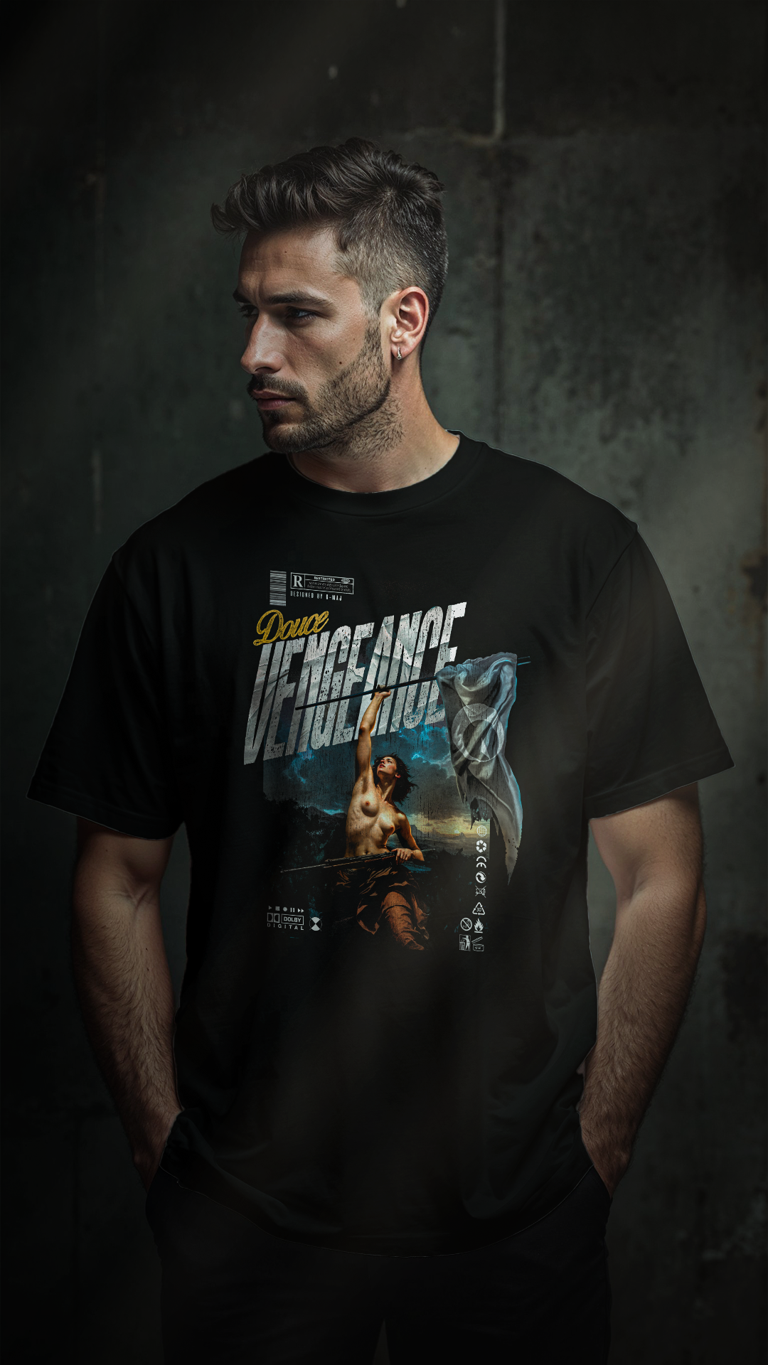 T-shirt noir oversize DOUCE VENGEANCE porté par modèle homme design brutaliste dark grunge urbain bleu street art PTN DE T-SHIRT