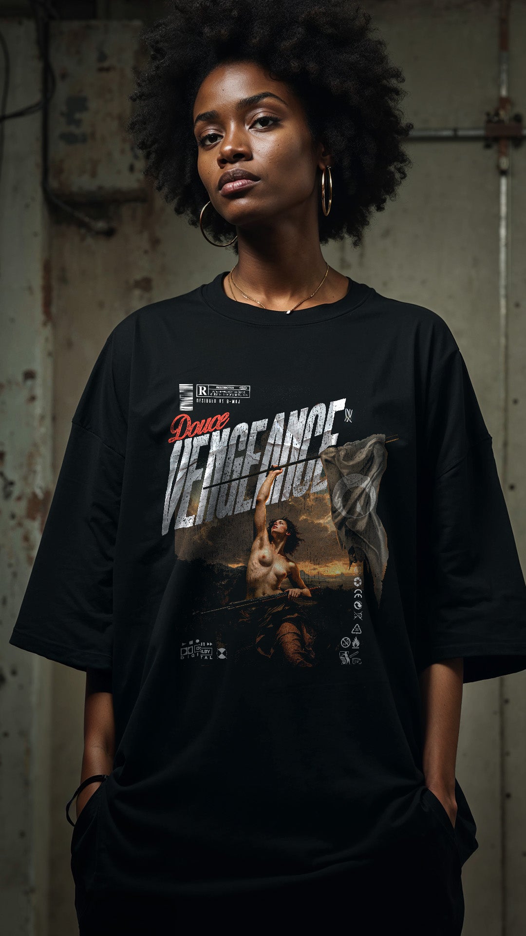 T-shirt noir oversize DOUCE VENGEANCE design brutaliste urbain classic noir peinture renaissance coton biologique porté par modèle femme PTN DE T-SHIRT
