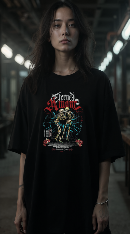 Jeune femme portant le t-shirt noir oversize AMOUR ETERNEL RED - design gothique squelettes rouge, look streetwear coton biologique G-MAJ