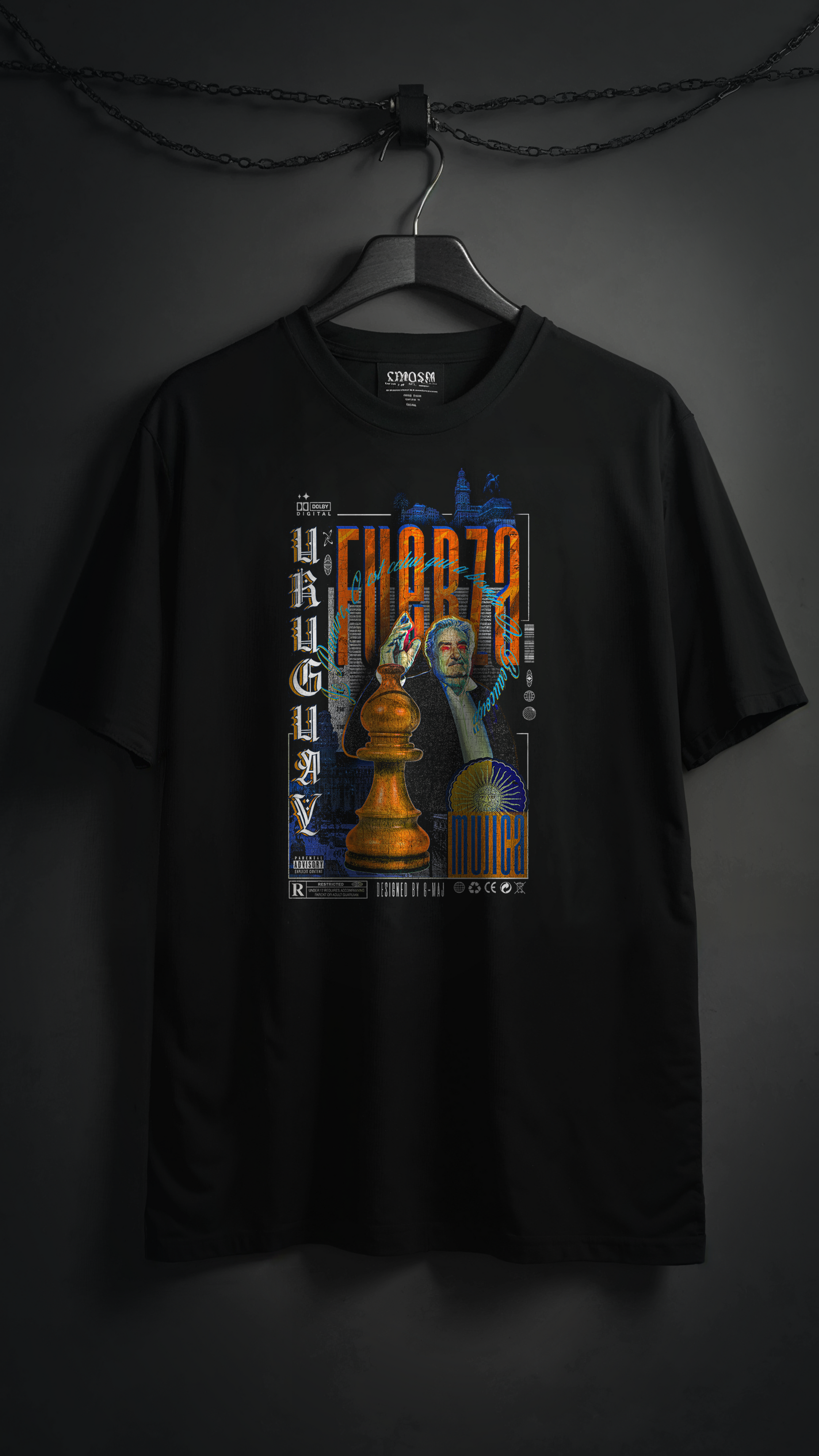 T-shirt oversize noir FUERZA ORANGE avec design streetwear - pièces d'échecs orange et bleu Uruguay Mujica - PTN* DE T-SHIRT by G-MAJ