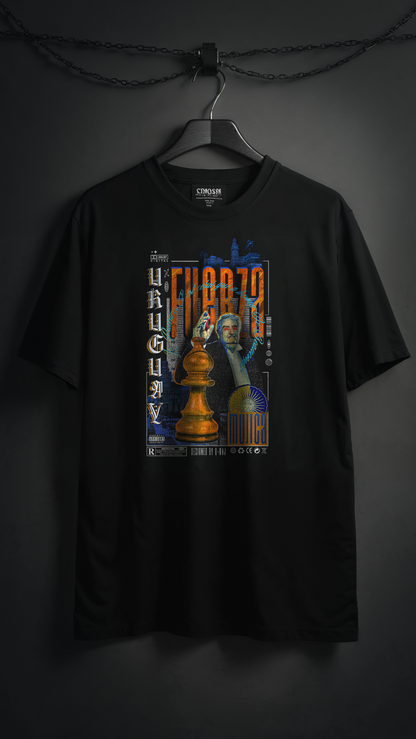 T-shirt oversize noir FUERZA ORANGE avec design streetwear - pièces d'échecs orange et bleu Uruguay Mujica - PTN* DE T-SHIRT by G-MAJ