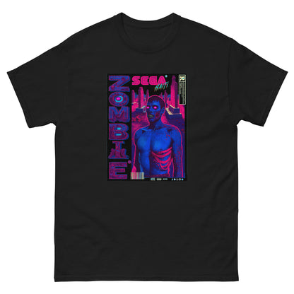 T-shirt noir de face sur fond blanc Illustration style rétro gaming inspirée des boîtes Sega : un zombie torse nu aux yeux roses lumineux, éclairé en néon bleu et rose, sur fond urbain sombre. Le mot ZOMBIE s'affiche verticalement à gauche, avec le logo SEGA HAÏTI en haut au centre.
