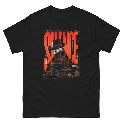 Vue de face t-shirt noir FUERZA RED - print graphique Jean Moulin avec la police tall bold SILENCE en police rouge orange, streetwear G-MAJ