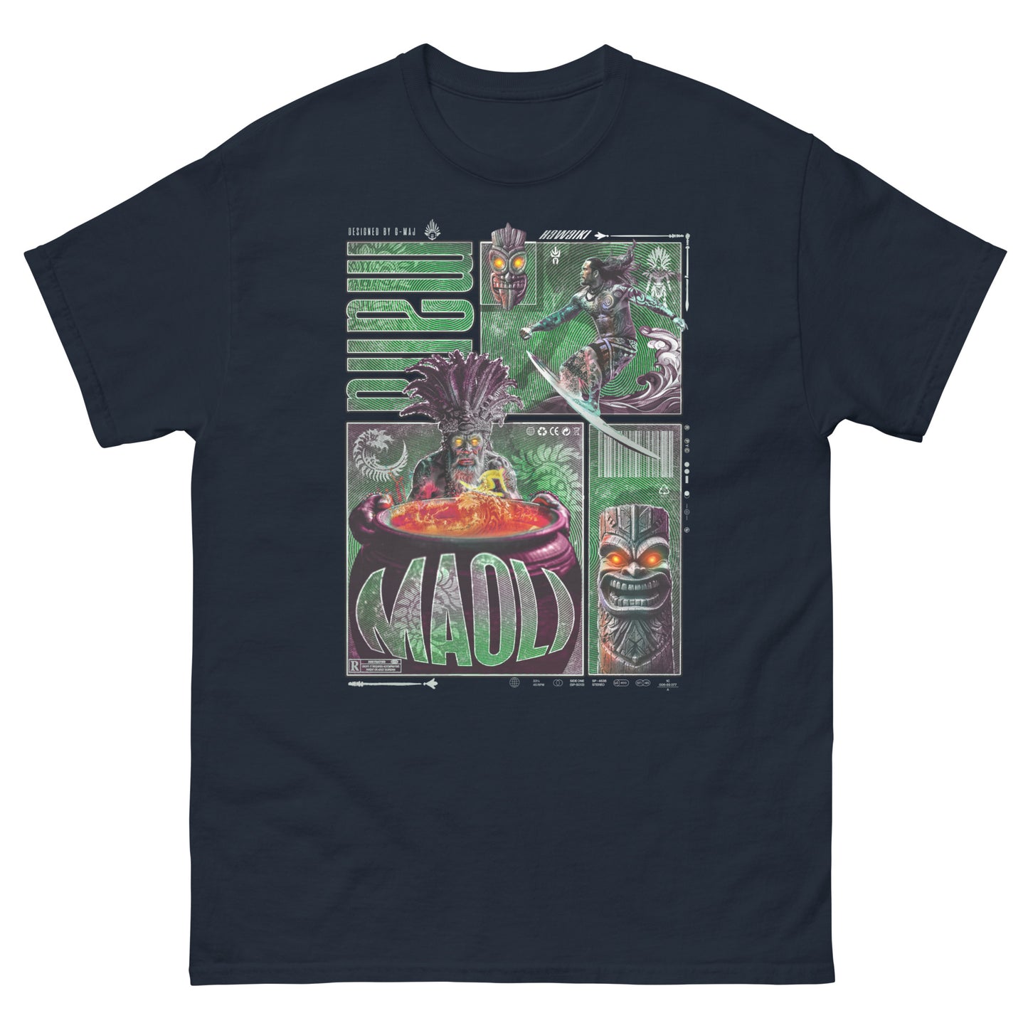 T-shirt bleu navy oversize MAOLI porté design brutaliste surf Hawaii culture Maoli hommage peuple hawaïen vague vert PTN DE T-SHIRT mockup sur fond blanc