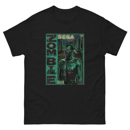 T-shirt noir de face sur fond blanc Illustration style rétro gaming inspirée des boîtes Sega : un zombie torse nu aux yeux jaunes lumineux, éclairé en néon vert, sur fond blanc. Le mot ZOMBIE s'affiche verticalement à gauche, avec le logo SEGA HAÏTI en haut au centre.