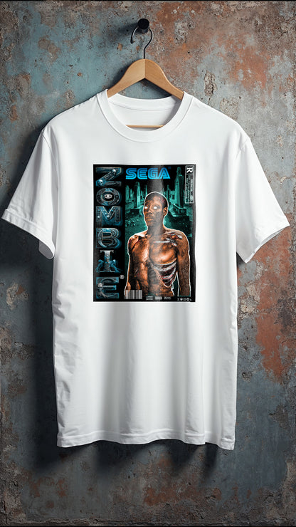 T-shirt oversize blanc ZOMBI BLUE – sur ceintre le tee-shirt de face, graphic rétro gaming Sega Haïti zombie bleu cyan, collection Design by GMAJ