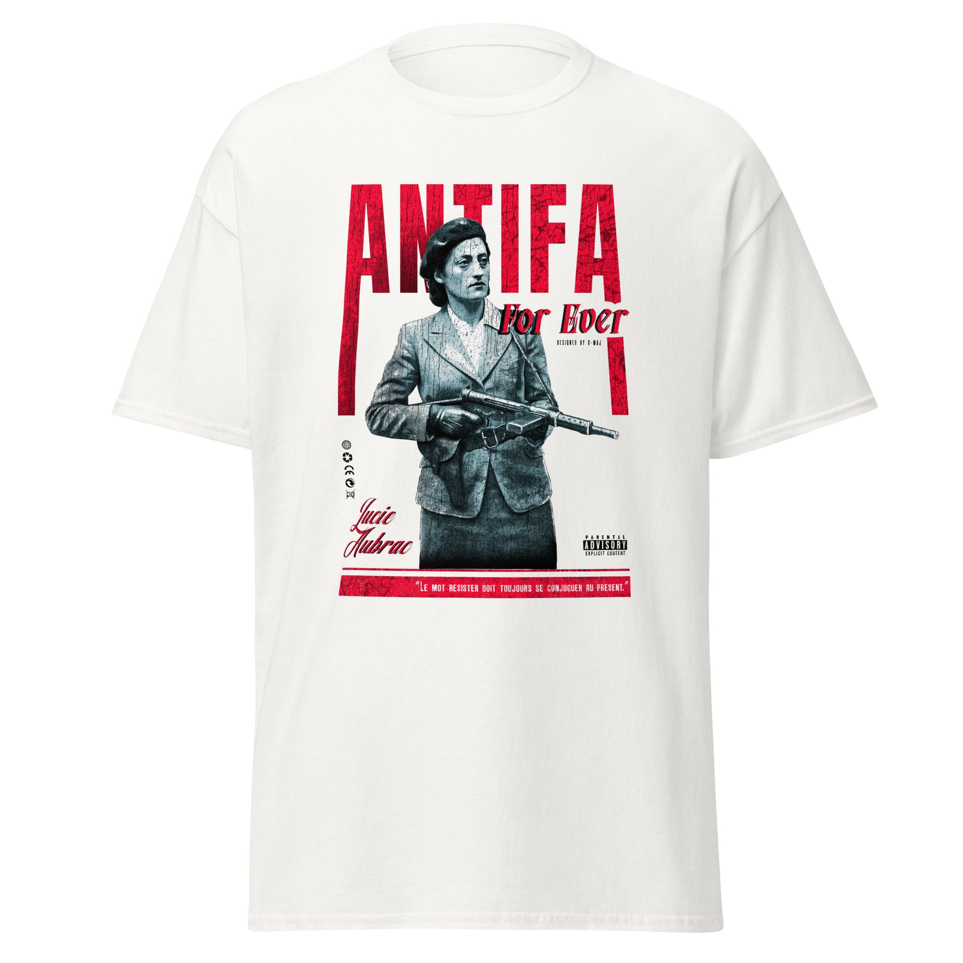 T-shirt blanc oversize ANTIFA sur fond blanc design brutaliste résistance Lucie Aubrac héroïne WWII occupation française PTN DE T-SHIRT