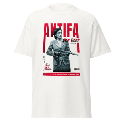 T-shirt blanc oversize ANTIFA sur fond blanc design brutaliste résistance Lucie Aubrac héroïne WWII occupation française PTN DE T-SHIRT