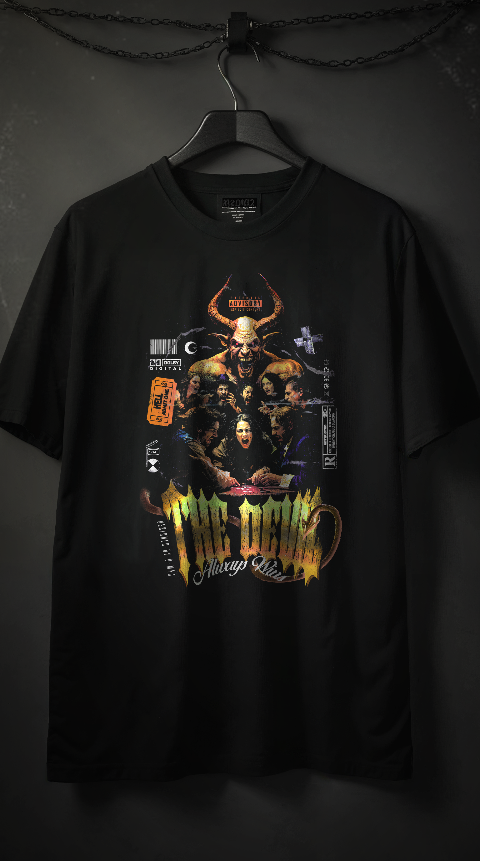 T-shirt noir oversize Devil Yellow sur cintre - design heavy metal vintage diable orange et or, coupe unisexe