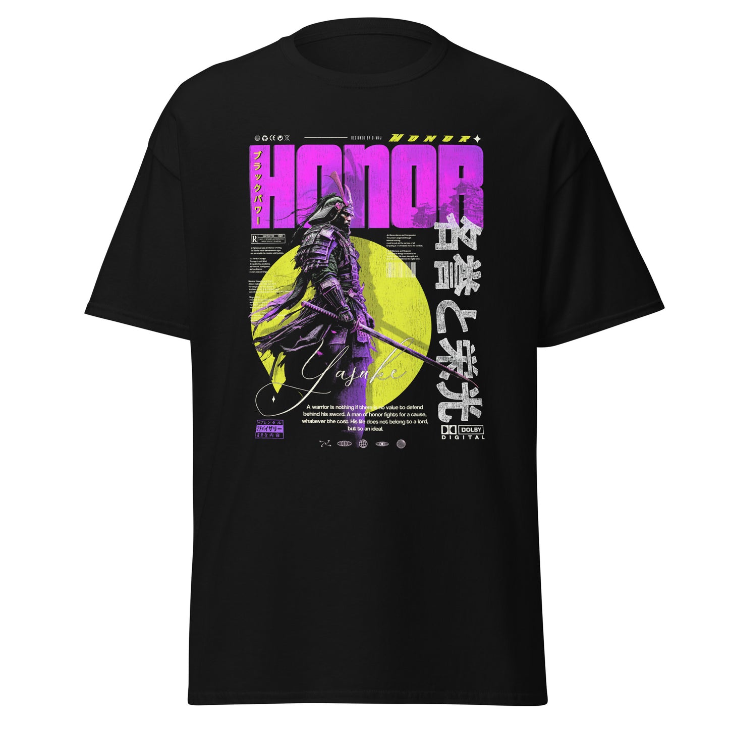 T-shirt noir HONOR Purple vue face mockup avec graphic Yasuke, premier samouraï noir de l’histoire, en armure japonaise violet et soleil jaune-vert, idéogrammes japonais, fond blanc